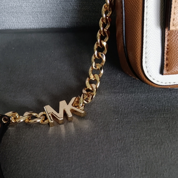 SOLD NWOT Michael Kors Crossbody Bag - Picture 5 of 10